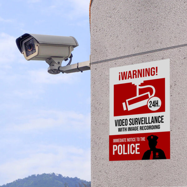 Señal de alarma, señal de videovigilancia conectada, aviso policial en inglés
